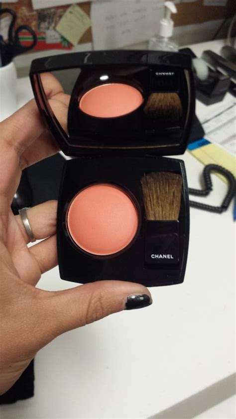 chanel blush frivole|CHANEL Joues Contraste Powder Blush in 76 Frivole.